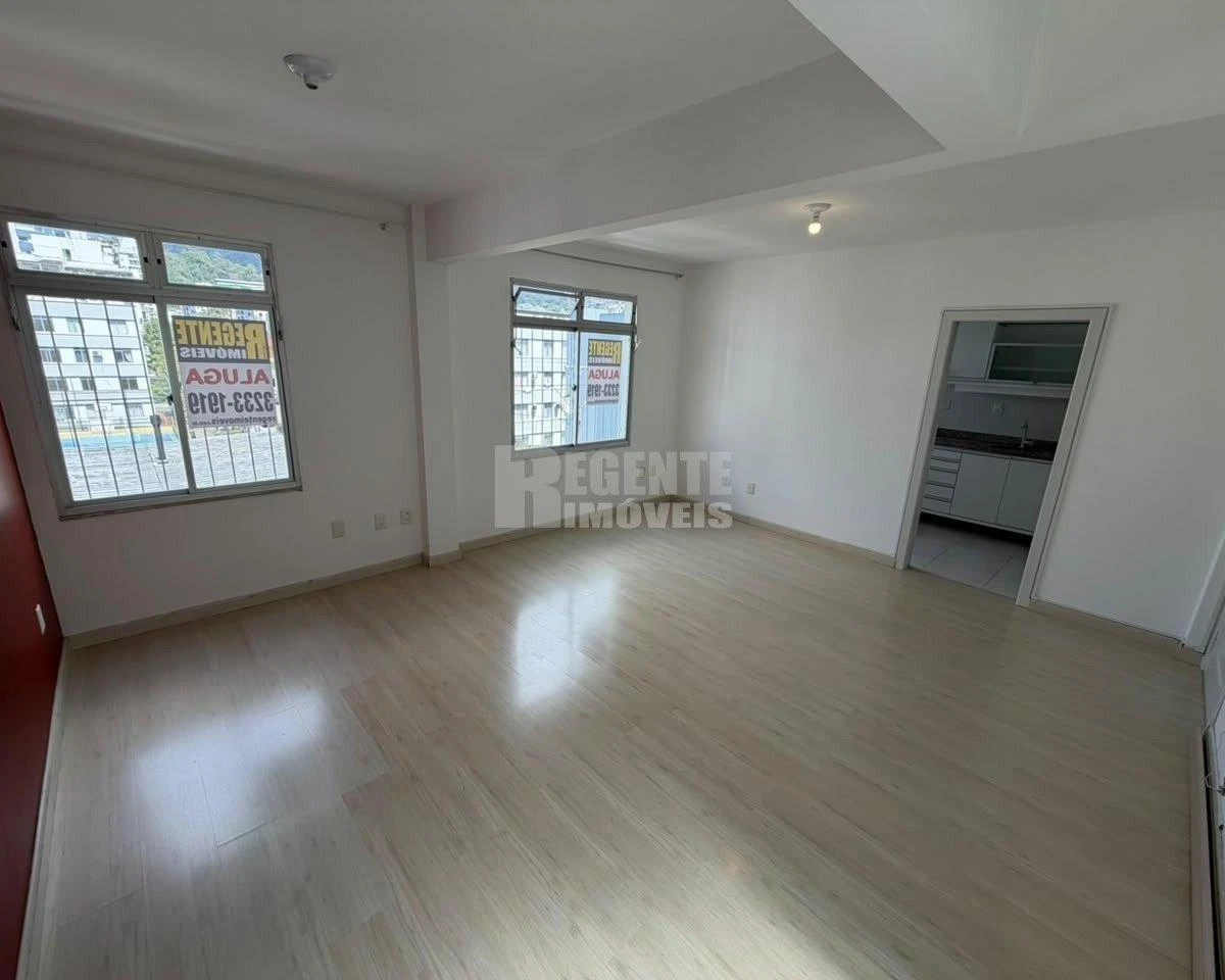 Apartment, 65 m², with wood or laminate floors — photo 5