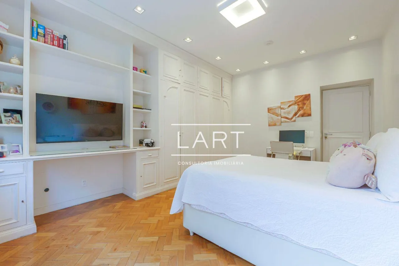 4-bedroom apartment with 453 m² and shared elevator — photo 18