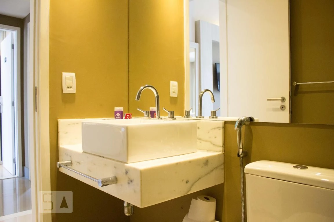 Furnished 2-bedroom apartment with a balcony — photo 38