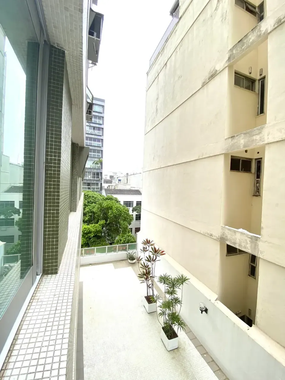 Furnished 2-bedroom apartment with 2 bathrooms — photo 20