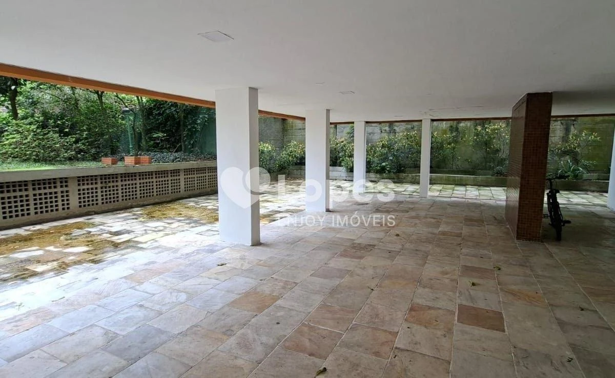 2-bedroom apartment with a mountain view in Rio de Janeiro — photo 31