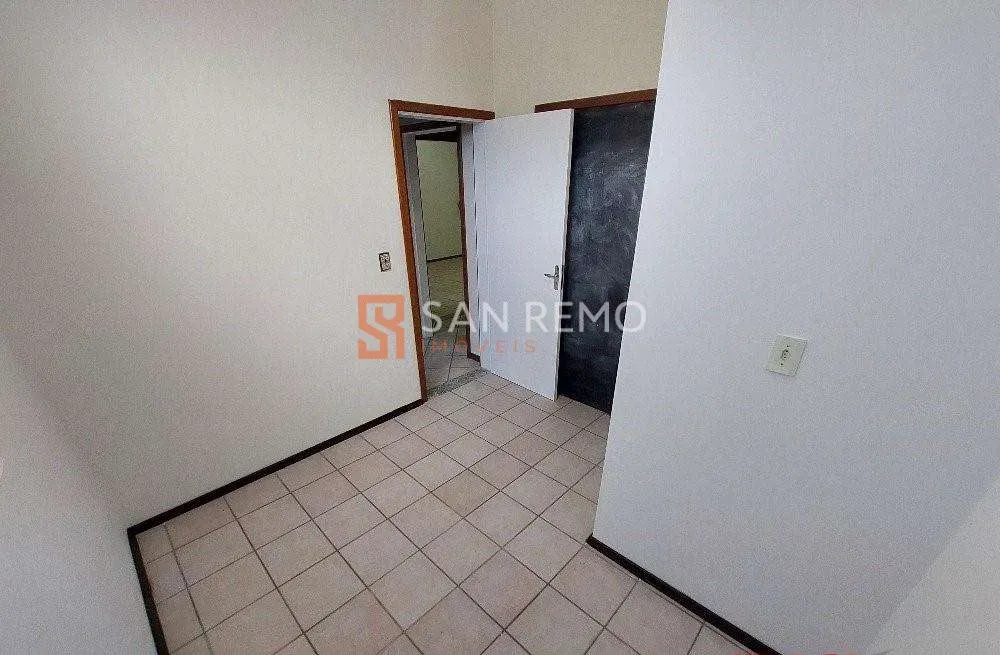 200 m² house with a fireplace and a grill on the balcony — photo 18