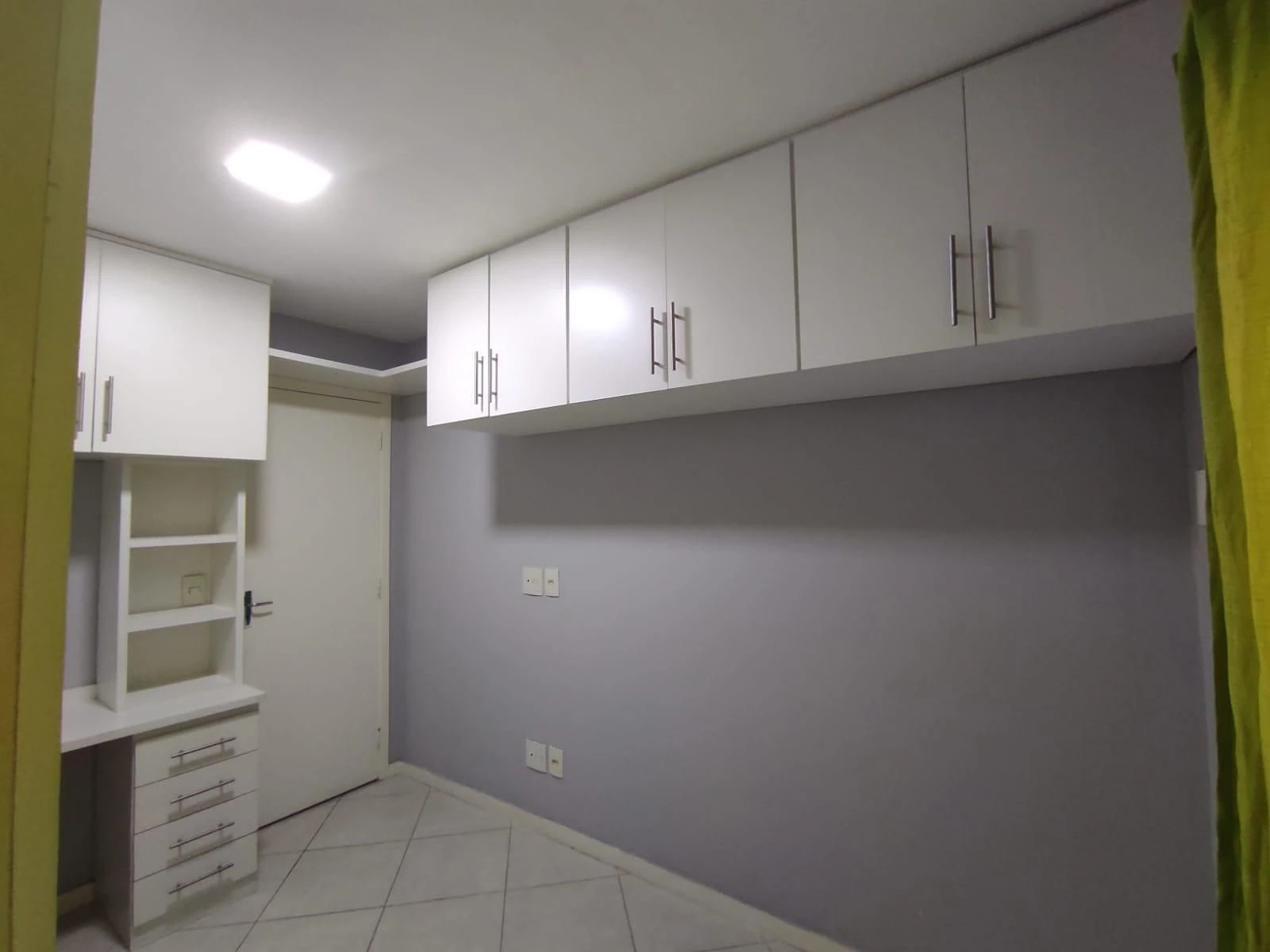 Furnished apartment, 60 m², with floor-to-ceiling windows — photo 10