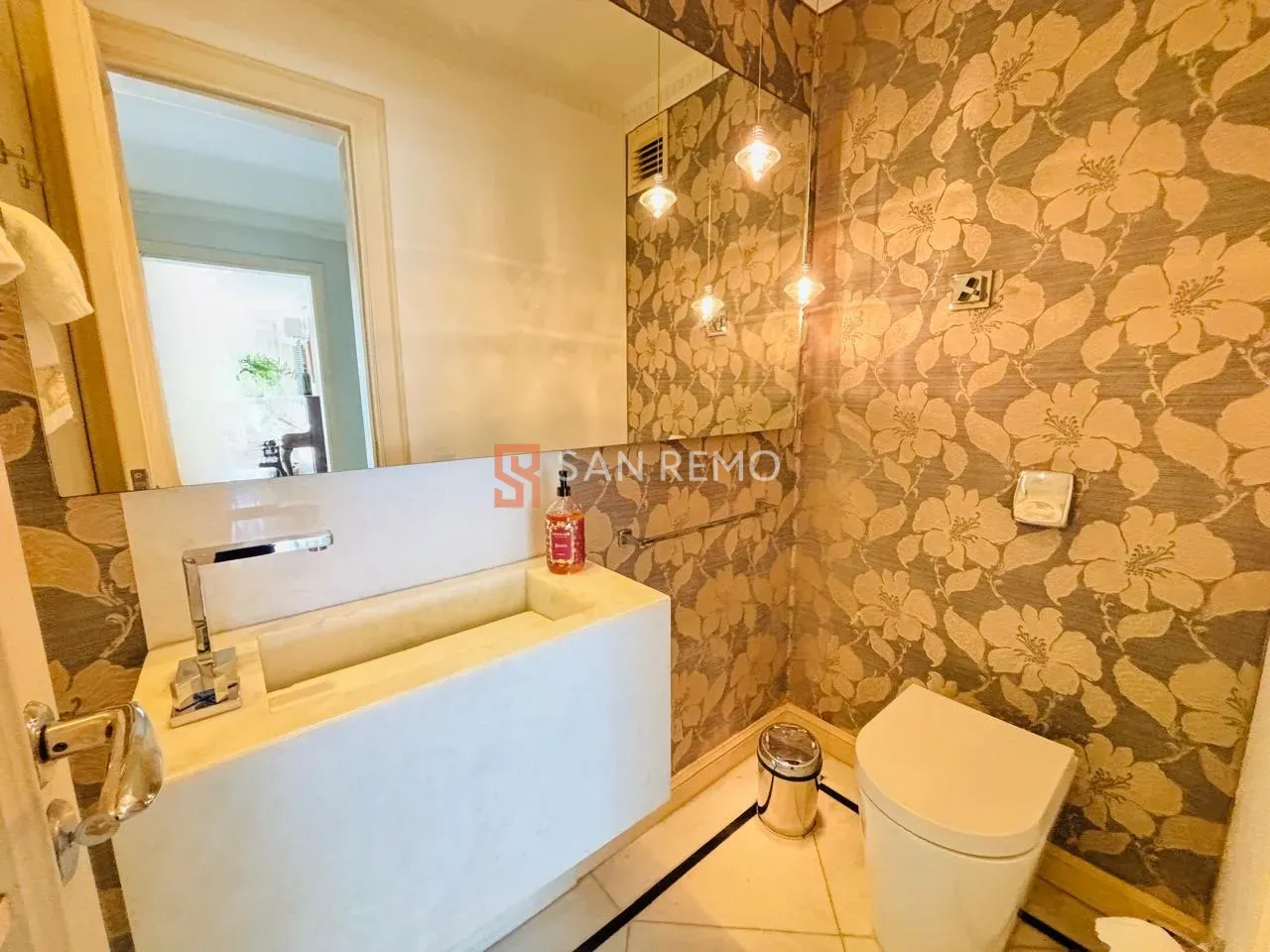 Garden apartment with 3 en-suite bedrooms and 241 m² — photo 31