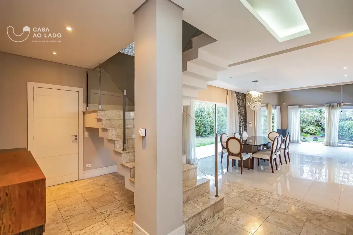 House with 629 m², 4 bedrooms and a balcony — photo 24