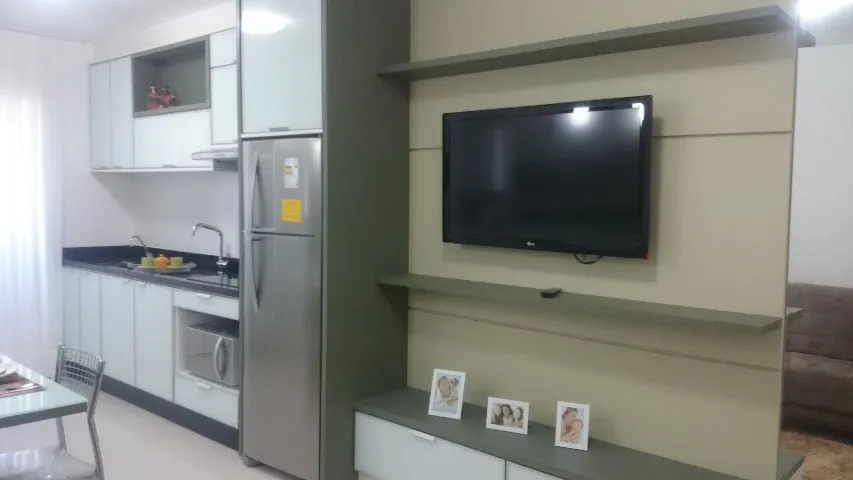 Furnished 1-bedroom apartment with balcony and open-plan kitchen — photo 5