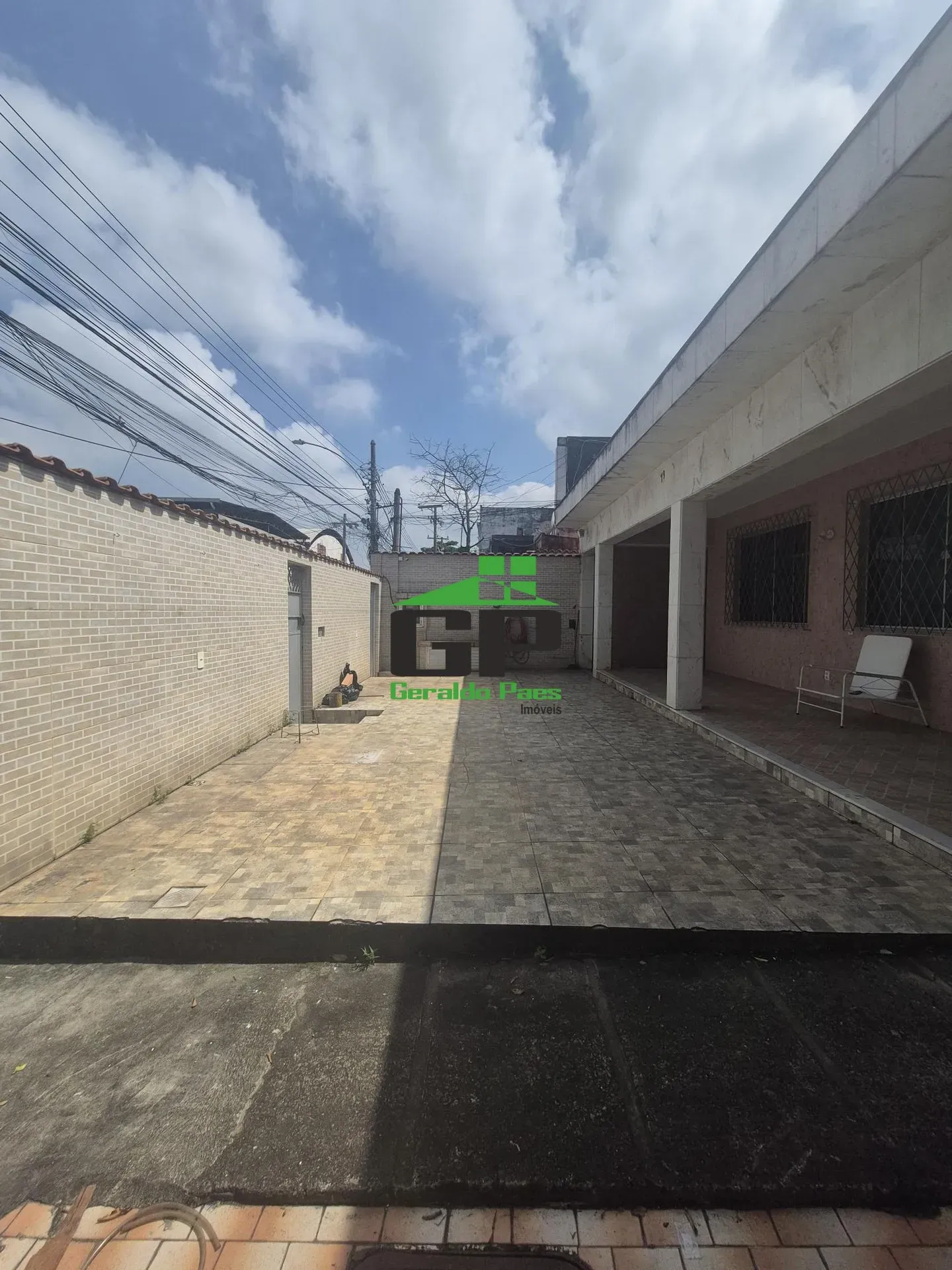 House with balcony and private garden for rent