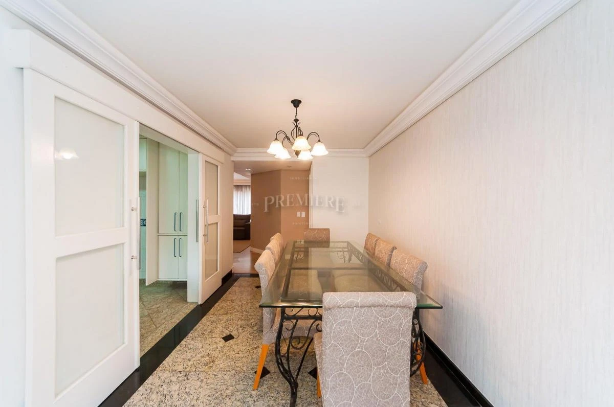3-bedroom apartment with a bathtub in Curitiba — photo 9