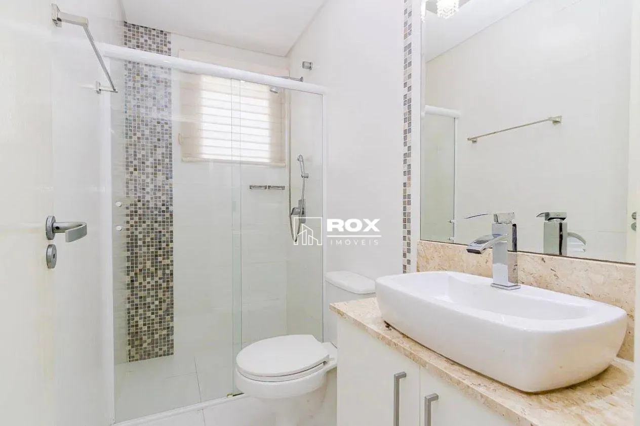Furnished house with 4 en-suite bedrooms and 266 m² — photo 35