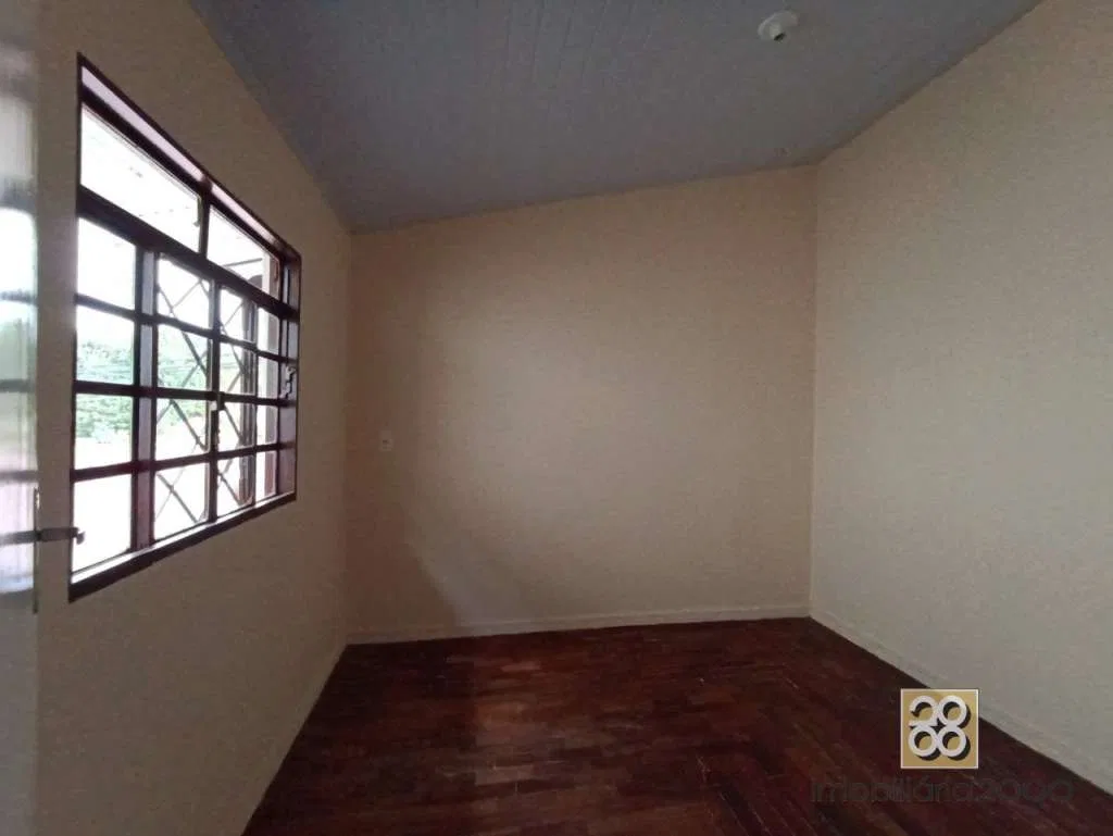 One-bedroom house with wood or laminate floors in Curitiba — photo 6