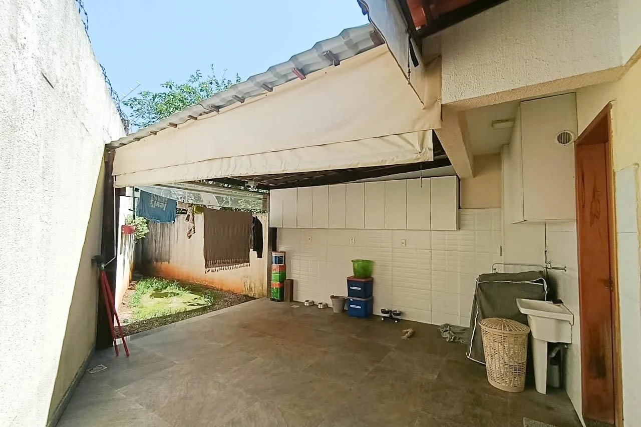 Home office in a 2-bedroom house, 280 m² — photo 37