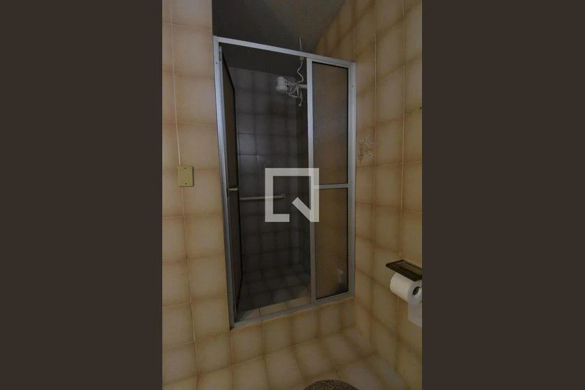 6-bedroom house with a washing machine in Curitiba — photo 31