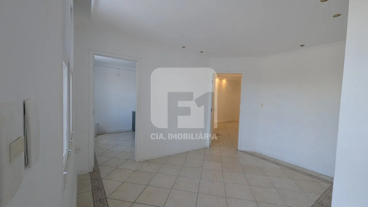 House with 6 bedrooms, en-suite and parking for 6 — photo 18