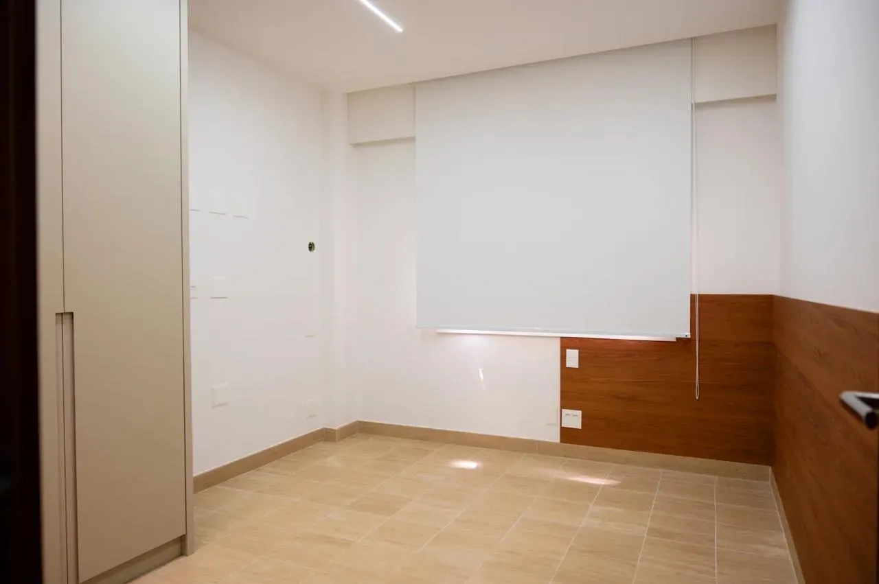 5-bedroom apartment, 1 with its own bathroom, 218 m² — photo 38