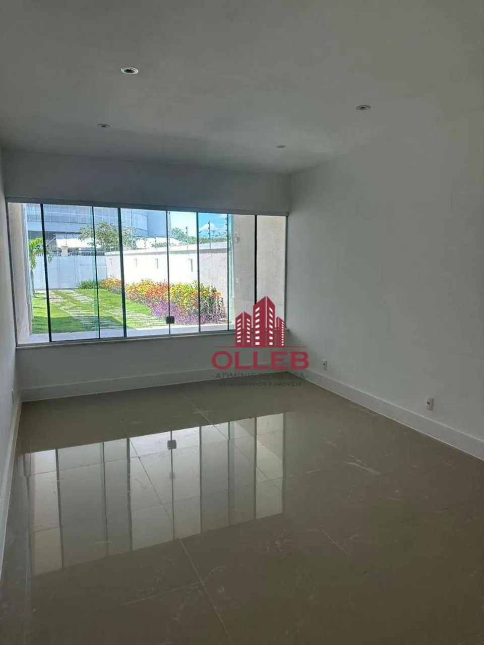 House with air conditioning, 5 bedrooms and 1 bathroom — photo 8