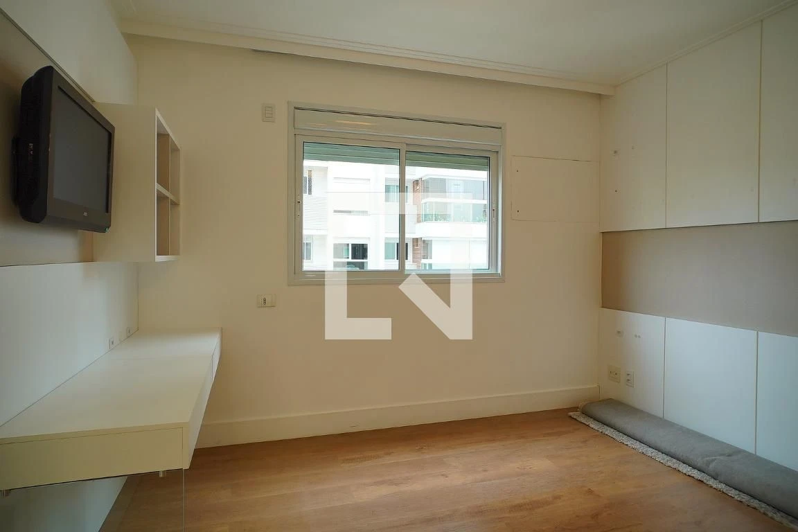 Apartment, 130 m², with floor-to-ceiling windows — photo 32