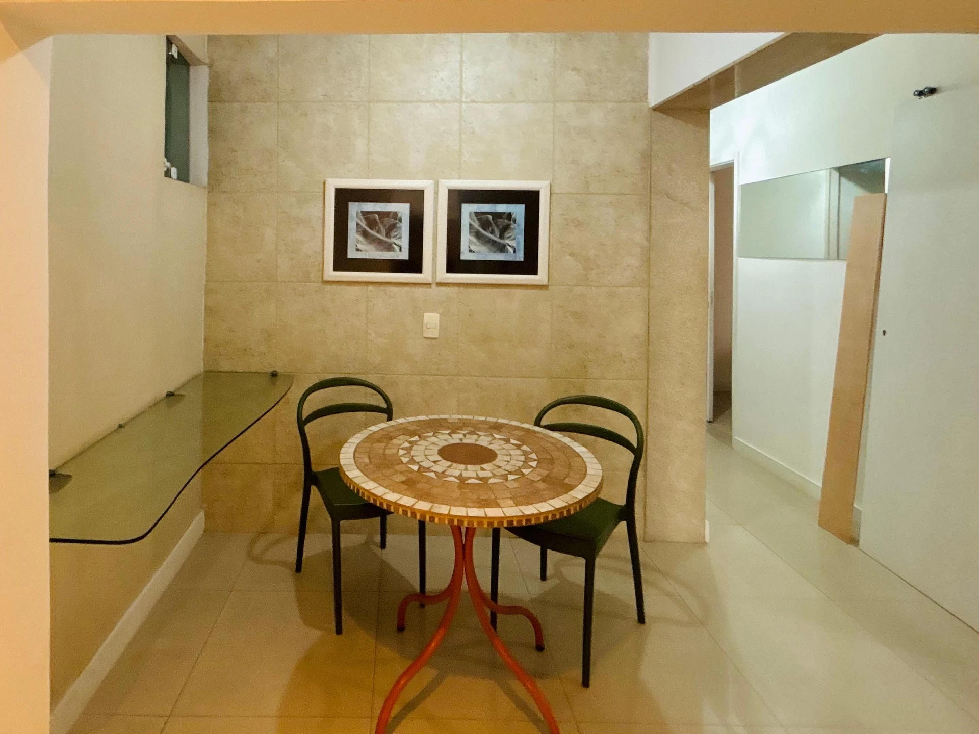 Furnished apartment with 3 bedrooms and 2 bathrooms — photo 8