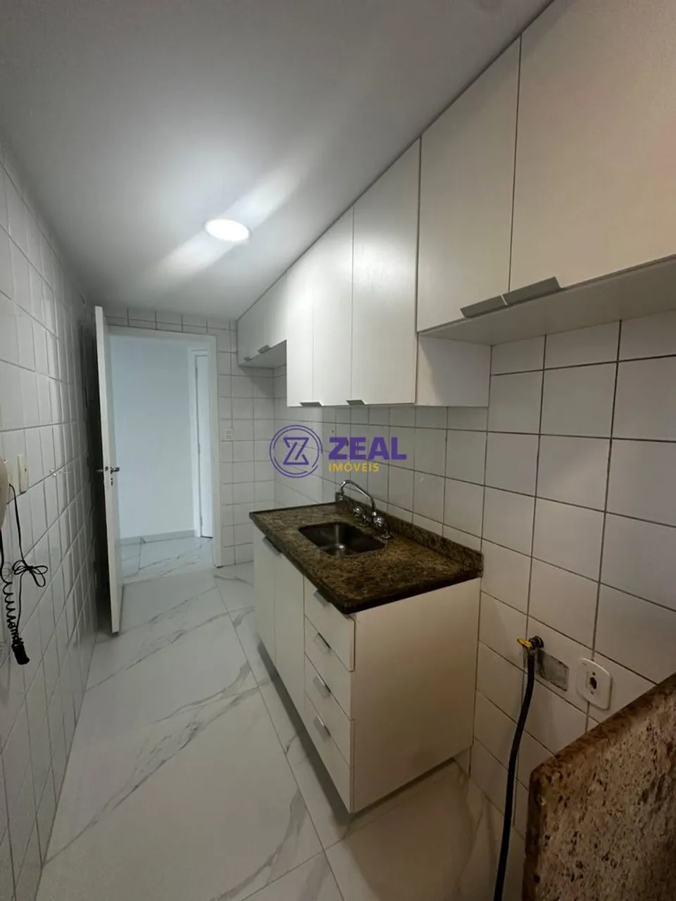 3-bedroom apartment with a separate kitchen and 83 m² — photo 2