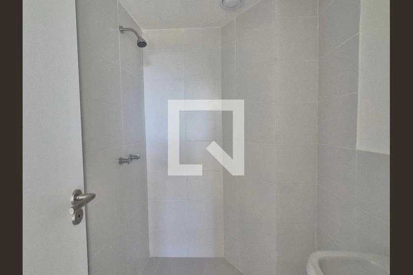 Apartamento para locação com janelas do chão ao teto — photo 36