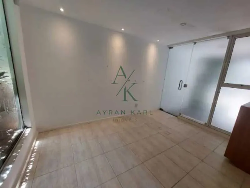 1-bedroom apartment with 5 bathrooms and a separate kitchen — photo 13