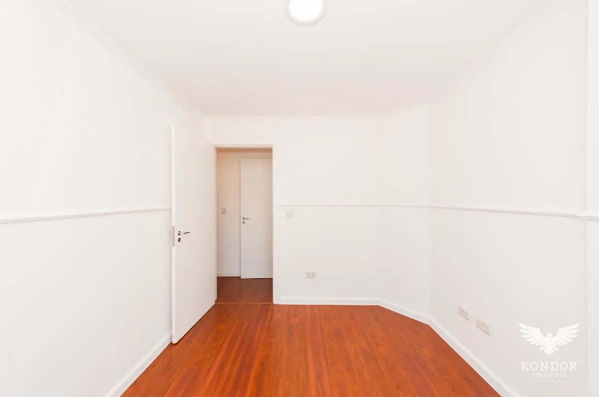 3-bedroom apartment with a balcony and 136 m² — photo 21
