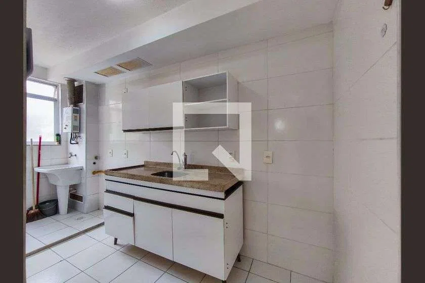 2-bedroom apartment in a building with a pool — photo 28