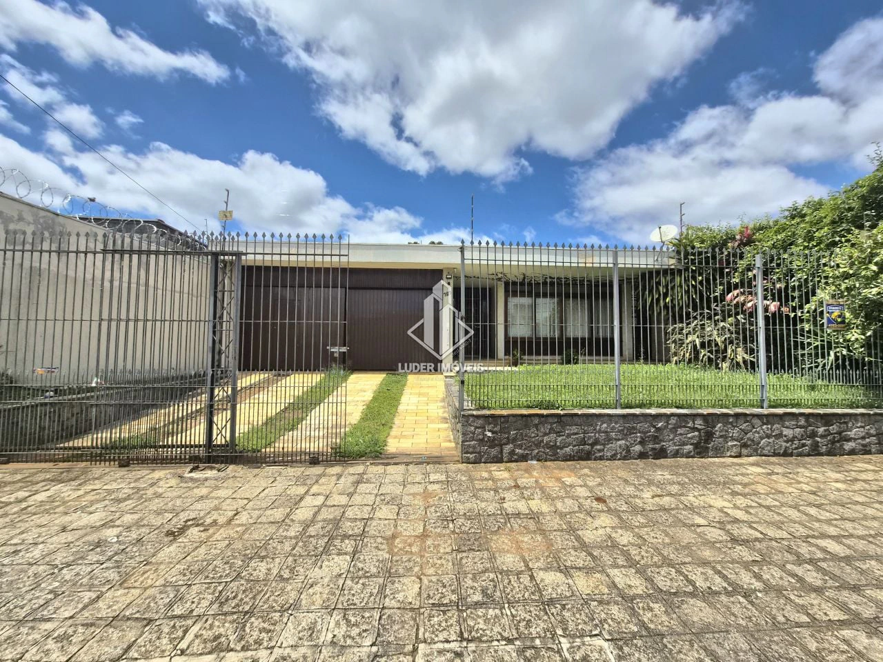 4-bedroom house with a garden in Curitiba — photo 21