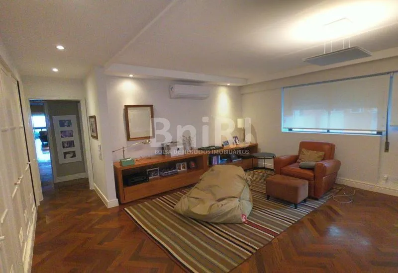 Furnished apartment with 4 bedrooms and a gas stove — photo 13