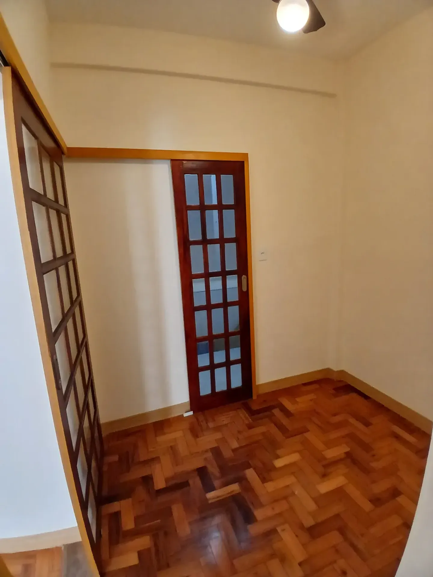 Apartamento no 4º andar com piso de madeira ou laminado — photo 2