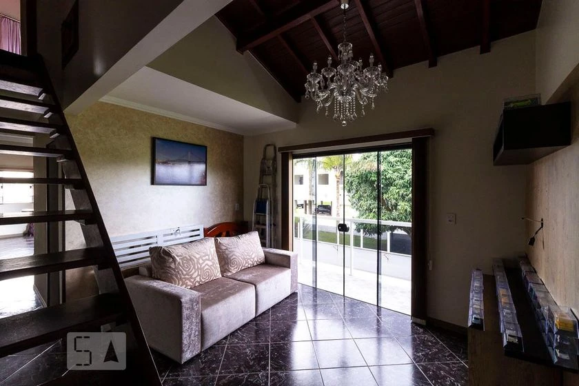 Unfurnished 1-bedroom apartment with a private garden — photo 8
