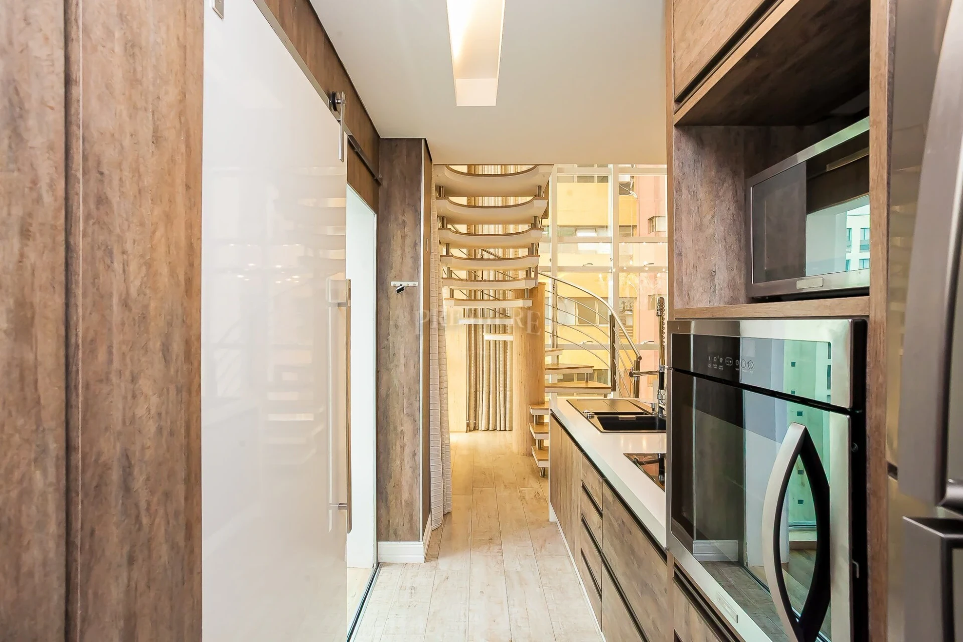 112 m² apartment with a bathtub and floor-to-ceiling windows — photo 33