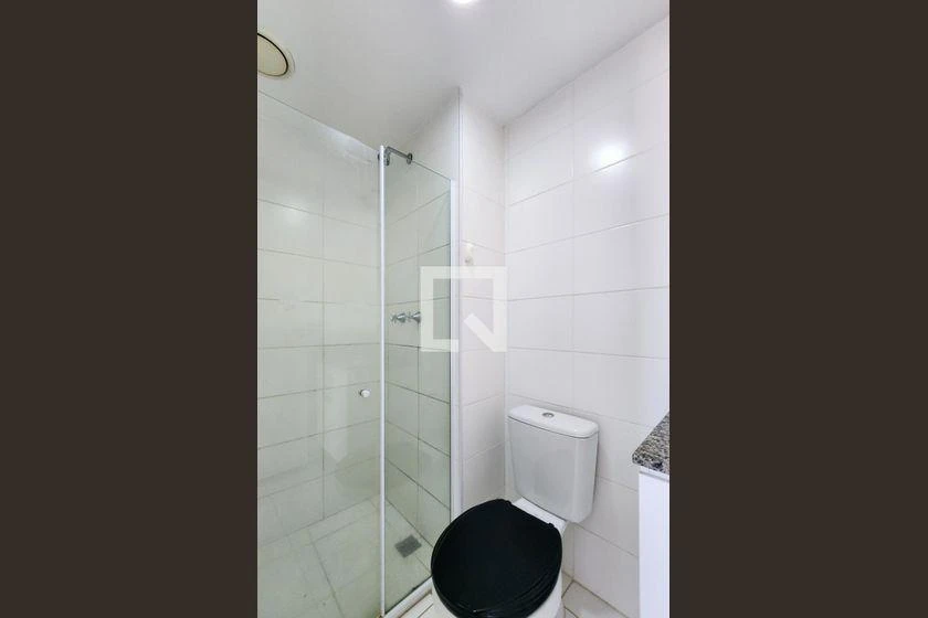 2-bedroom apartment in a building with a gym — photo 31