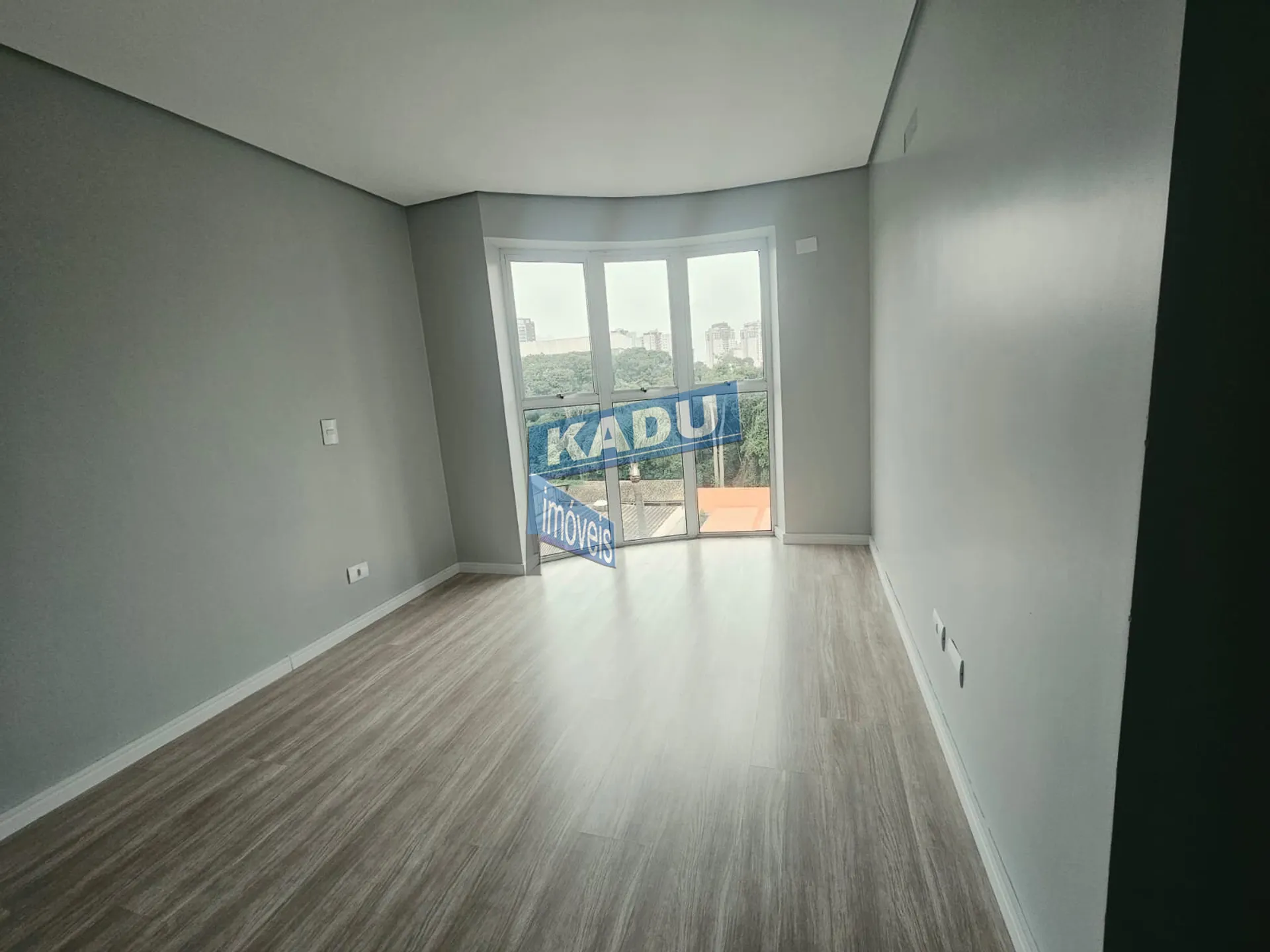 Apartment on the 2nd floor with a grill on the balcony — photo 6