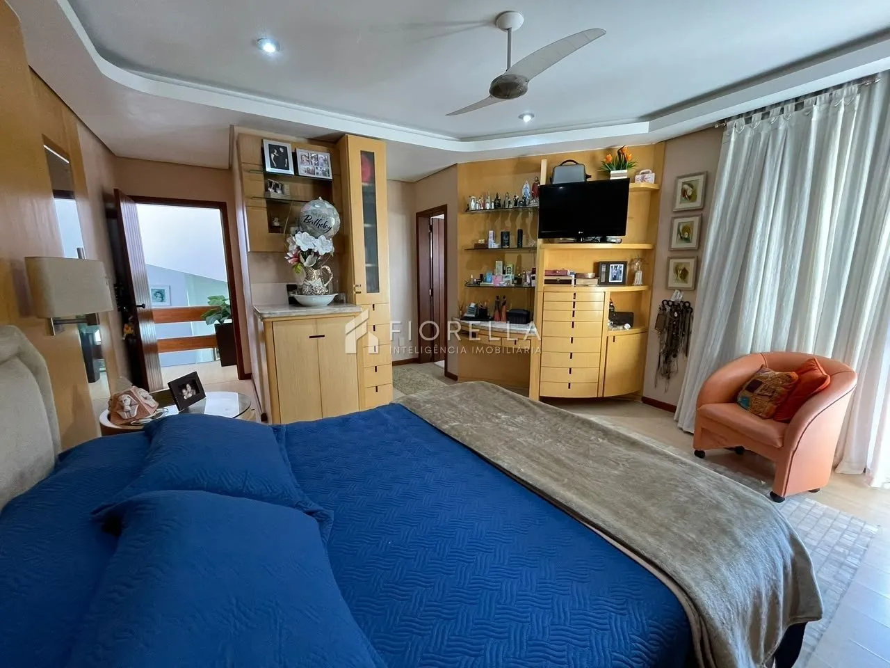 Furnished house, 376 m², with a water view — photo 4