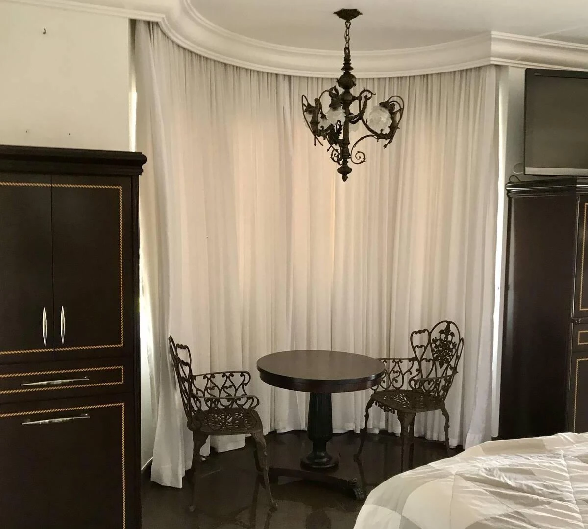 Меблированный дом с 5 спальнями и 5 санузлами — photo 34