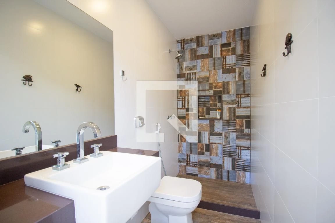4-bedroom house with a bathtub in Rio de Janeiro — photo 54