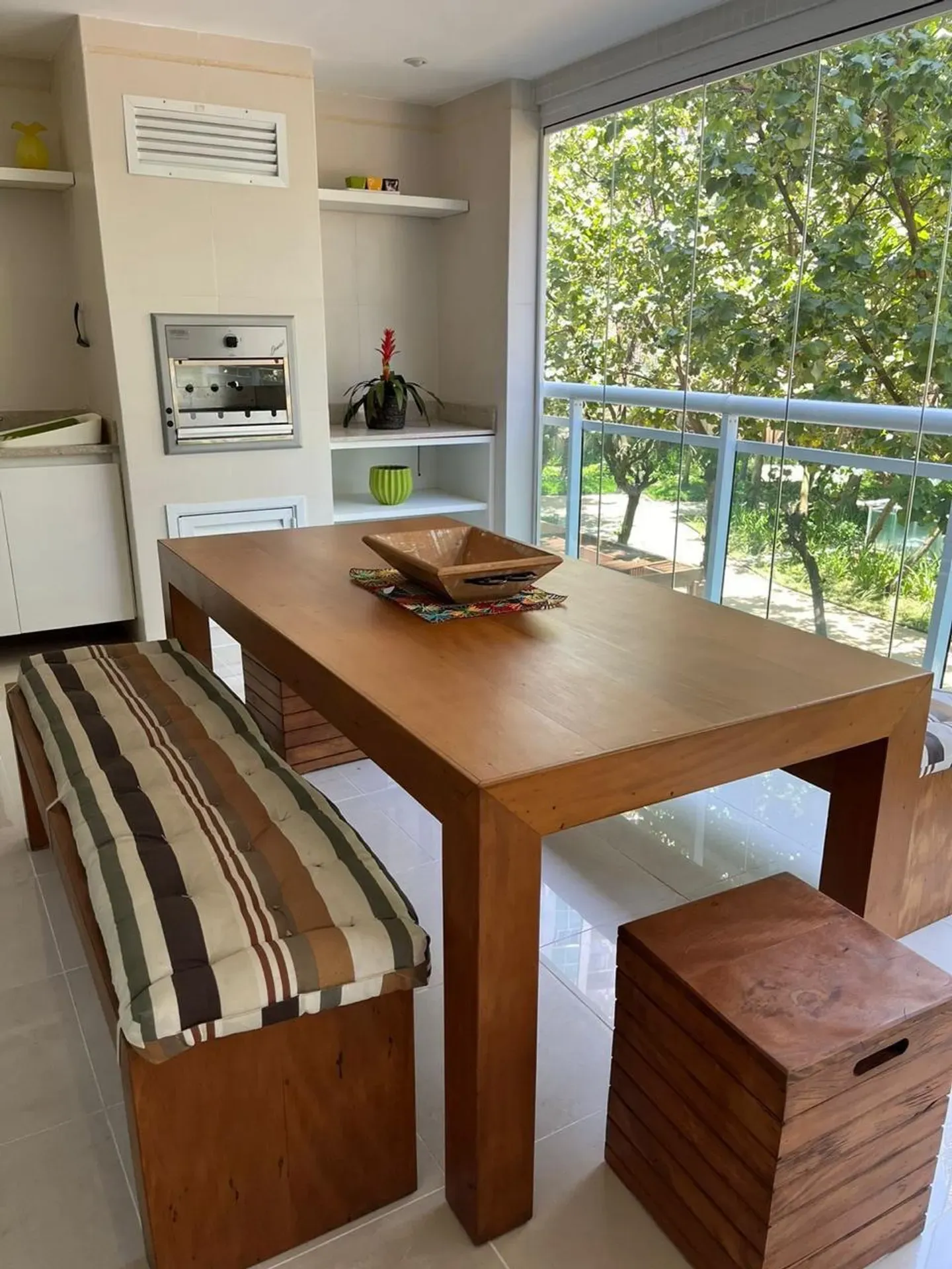 Furnished apartment with balcony, 4 bedrooms and 5 baths — photo 45