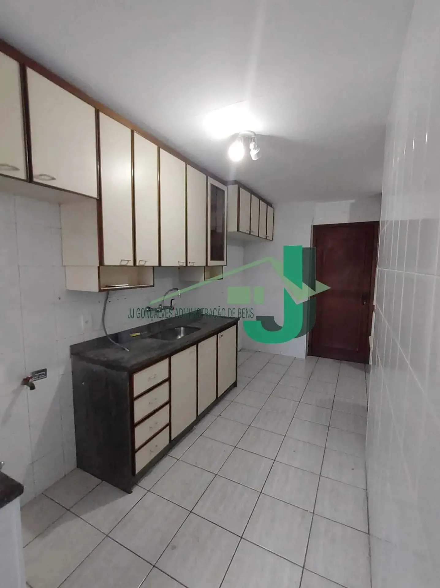 3-bedroom apartment with 3 parking spaces — photo 24