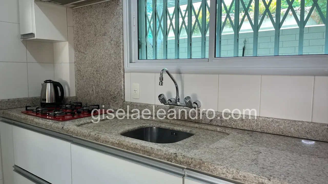 Furnished 2-bedroom apartment with 3 bathrooms — photo 7
