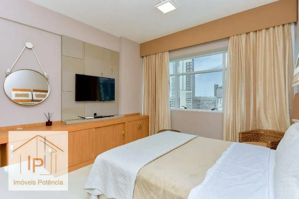 Furnished studio with 30 m², 1 bedroom and work area — photo 11