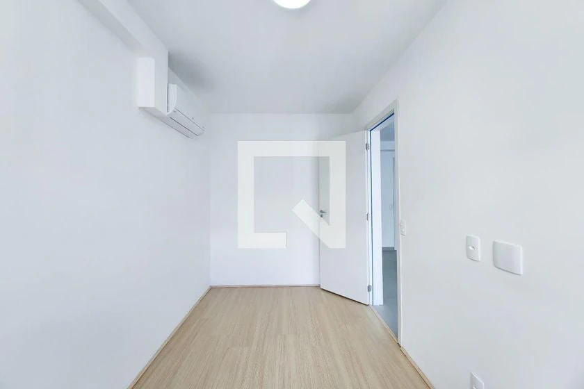 2-bedroom apartment in a building with a gym — photo 21