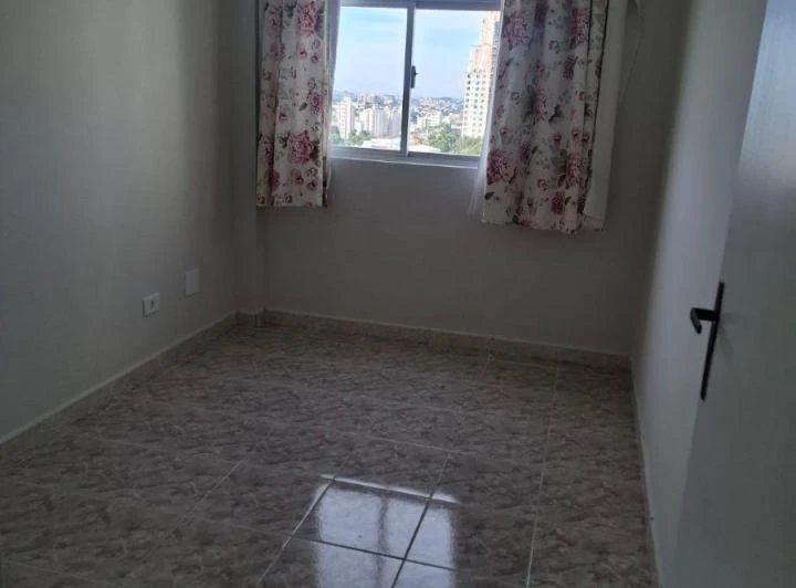 Unfurnished apartment with 3 bedrooms and 1 bathroom — photo 3