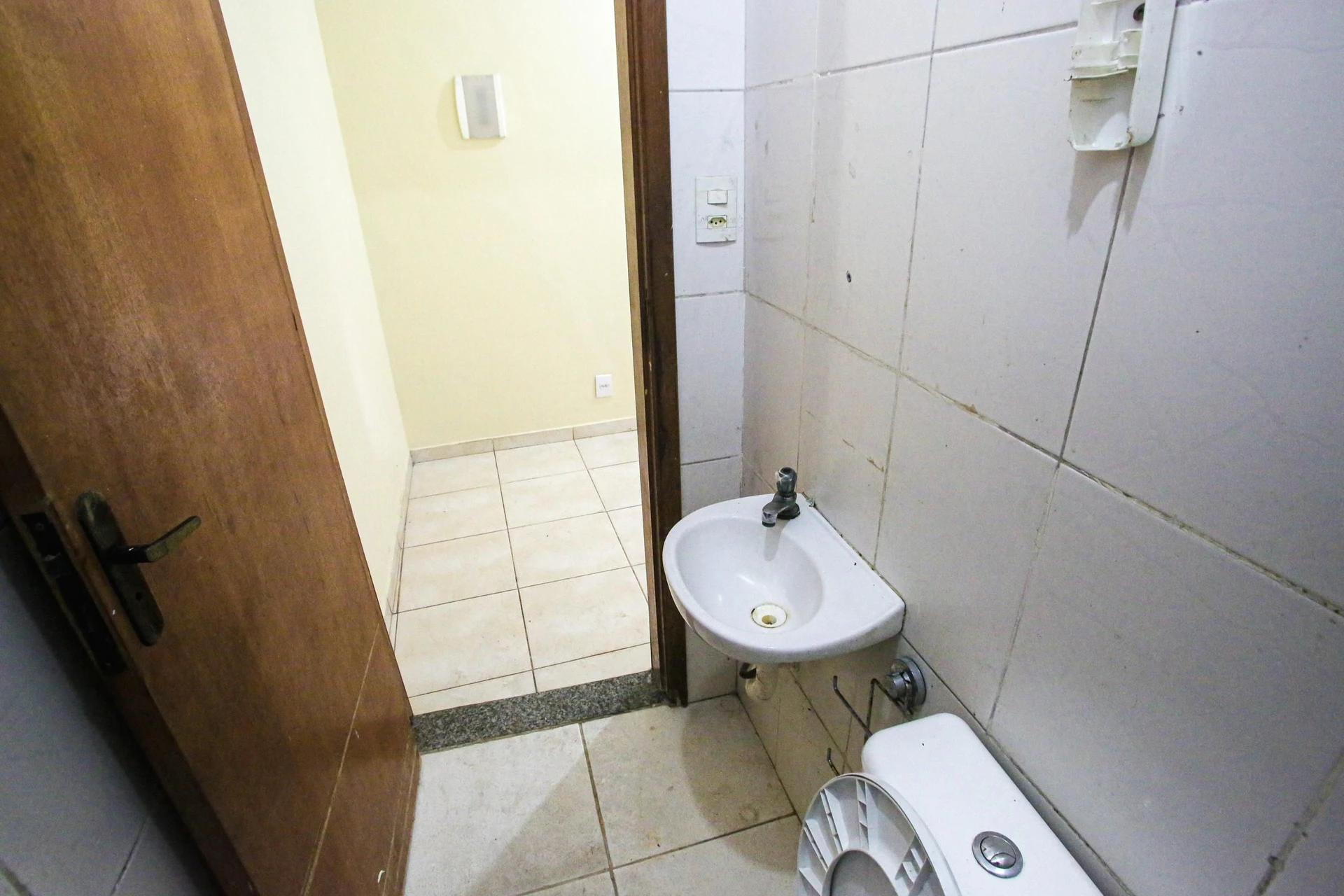 House with 2 bedrooms and 1 bathroom, no parking — photo 7