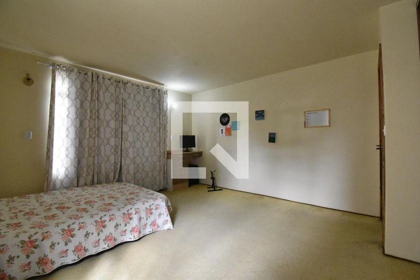 6-bedroom house with a washing machine in Curitiba — photo 42