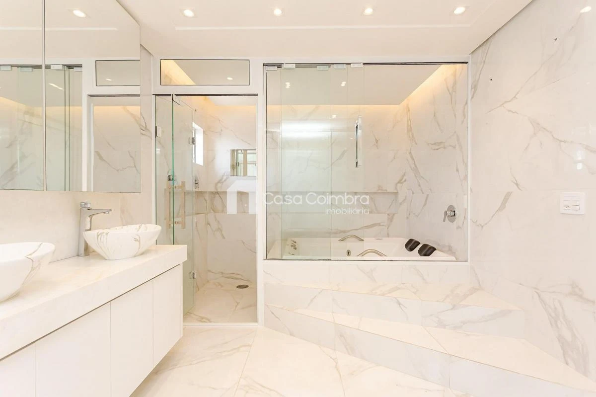 House, 450 m², with a bathtub — photo 13