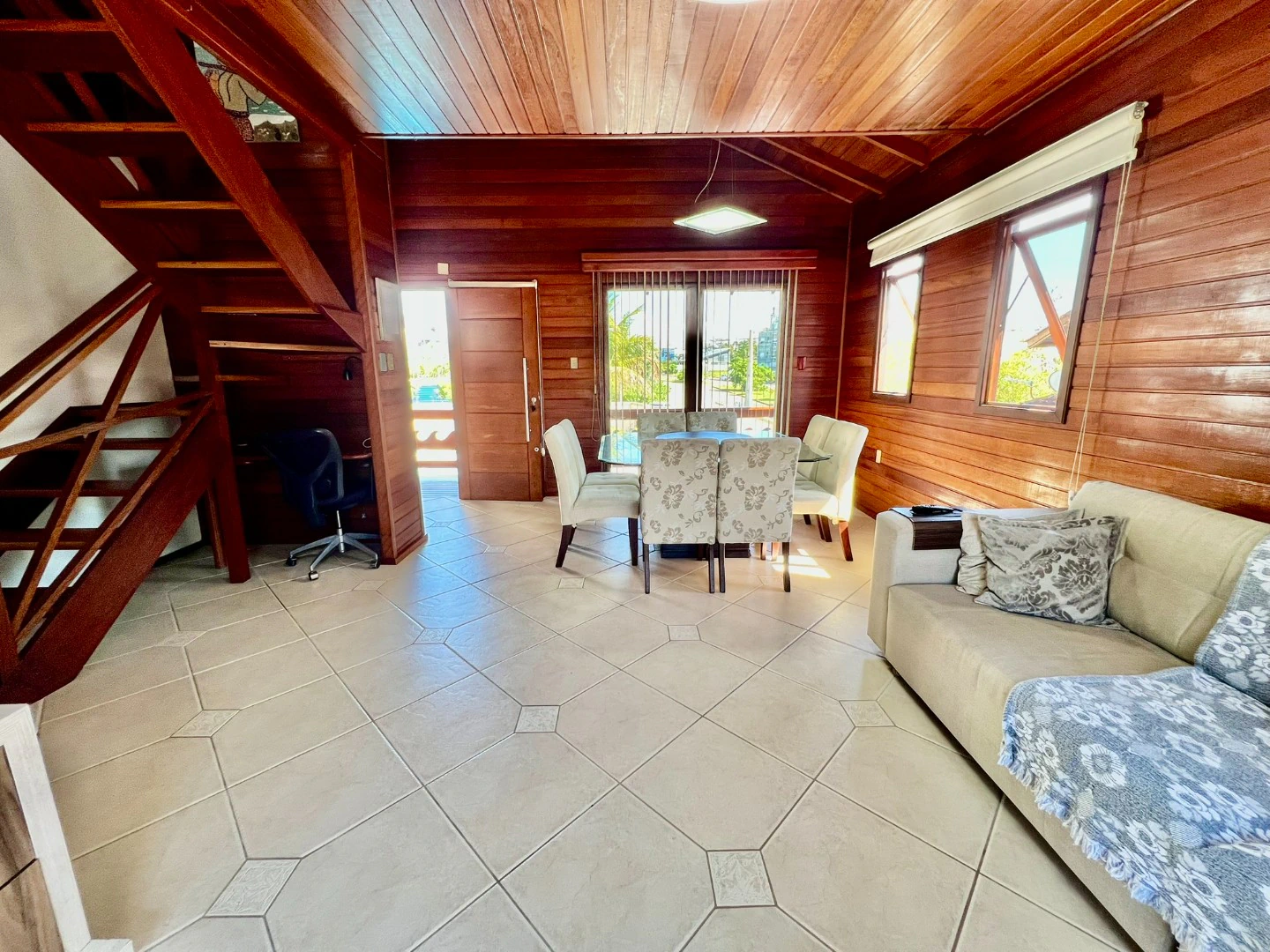 Будинок 265 м² із садом та власним басейном — photo 19
