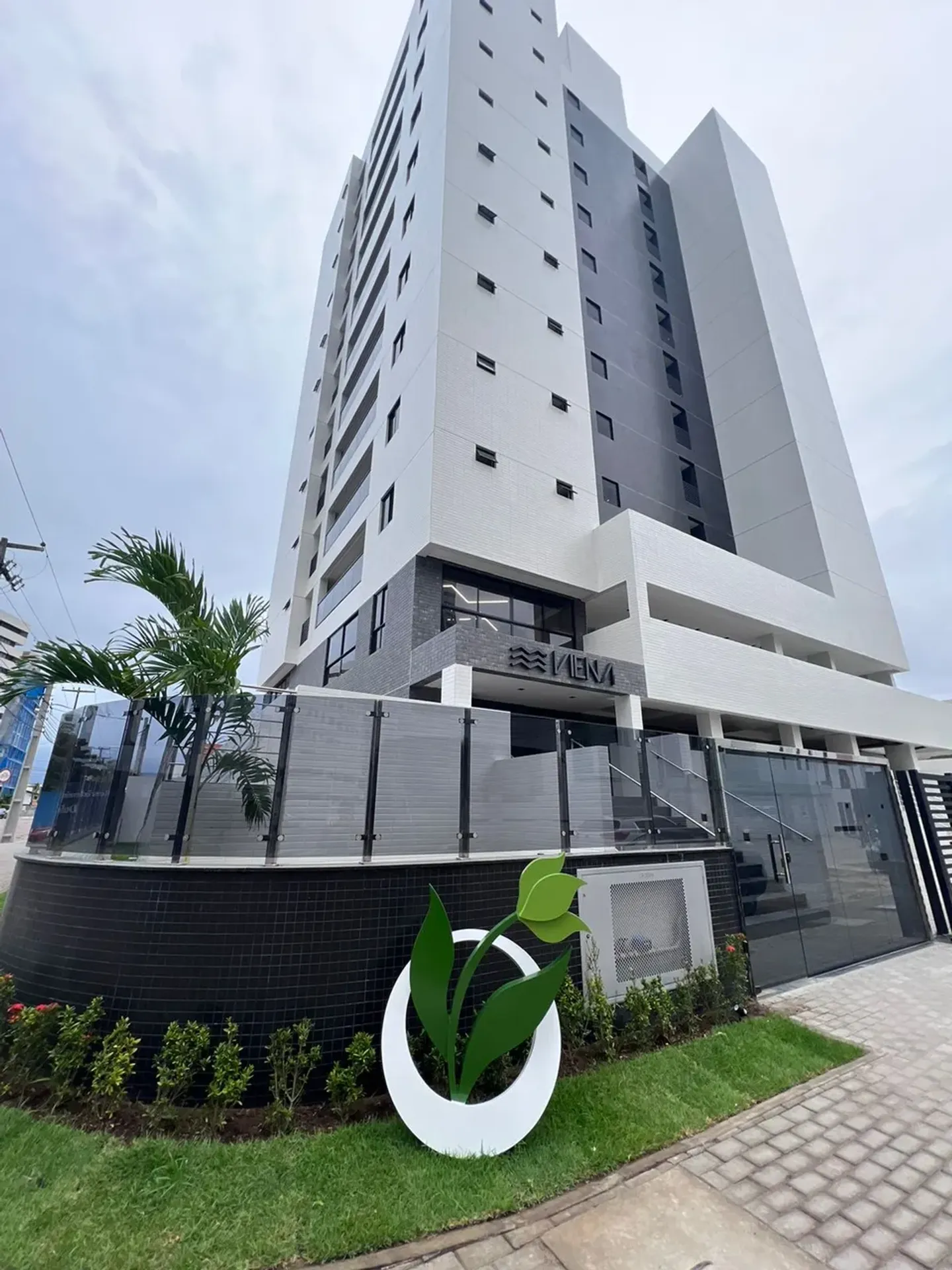 3-bedroom apartment with a home office in João Pessoa — photo 9