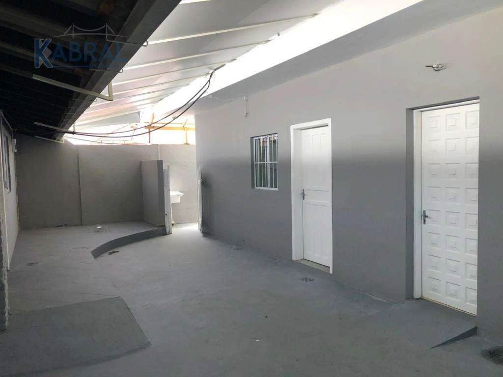 Unfurnished house with 5 bedrooms and 360 m² — photo 4
