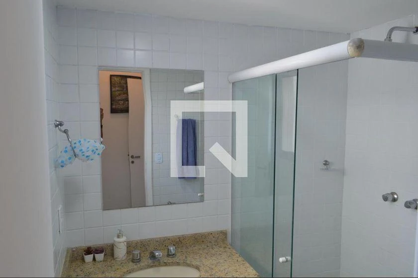 3-bedroom apartment in a building with a gym — photo 48