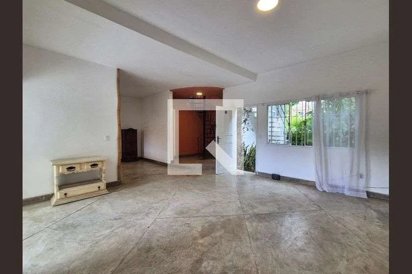 Casa de 3 quartos com 2 vagas e pets permitidos — photo 2